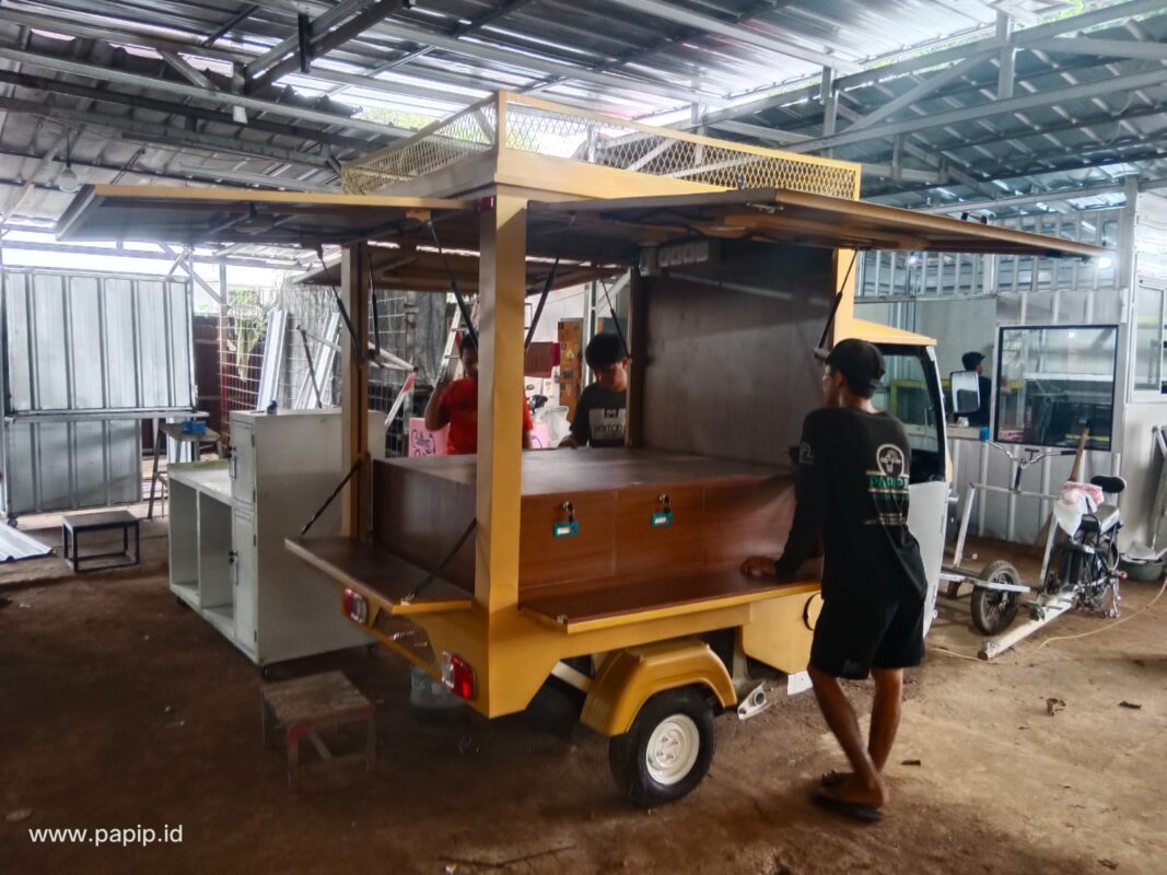 2. Mini food truck Type MFT 005